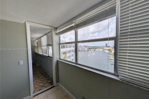 Copropriété à vendre à Hallandale Beach, Floride: 1 chambre, 96.15 m2 № 2033146 - photo 20