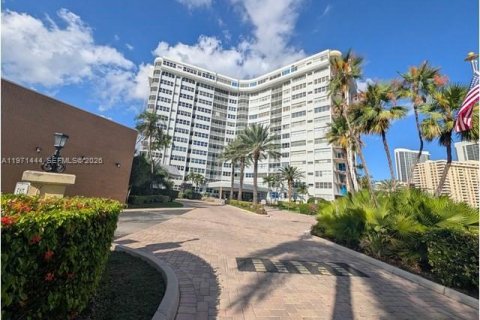 Condominio en Hallandale Beach, Florida, 1 dormitorio  № 2033146