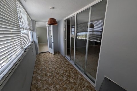 Copropriété à vendre à Hallandale Beach, Floride: 1 chambre, 96.15 m2 № 2033146 - photo 22