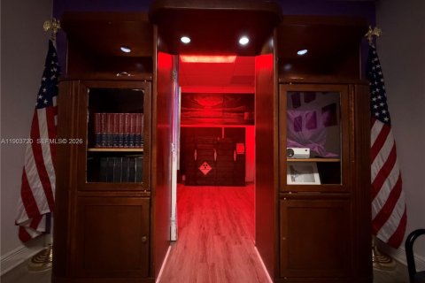 Commercial property in Hollywood, Florida № 1957149 - photo 29