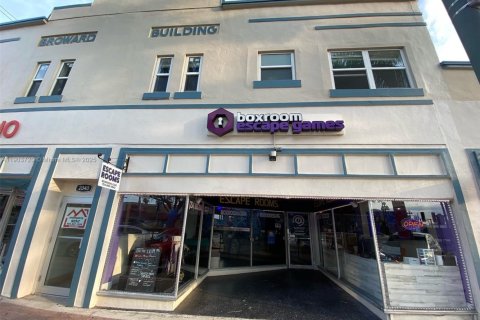 Propiedad comercial en venta en Hollywood, Florida № 1957149 - foto 2