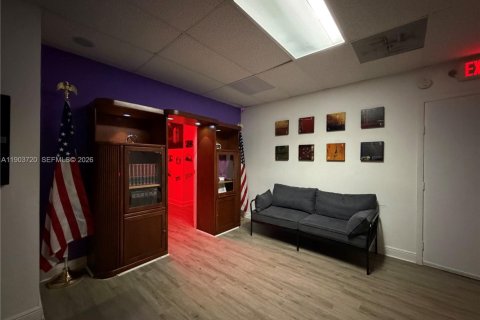 Commercial property in Hollywood, Florida № 1957149 - photo 28