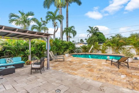 House in Hollywood, Florida 4 bedrooms, 212.19 sq.m. № 1862585 - photo 12