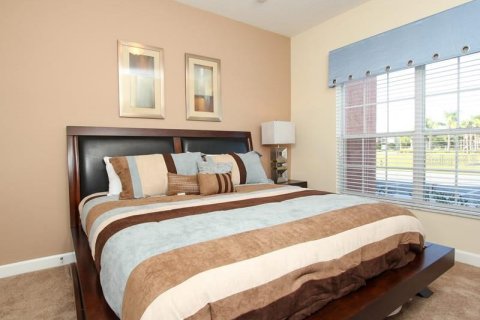 Touwnhouse à vendre à Kissimmee, Floride: 4 chambres, 176.7 m2 № 1519836 - photo 8