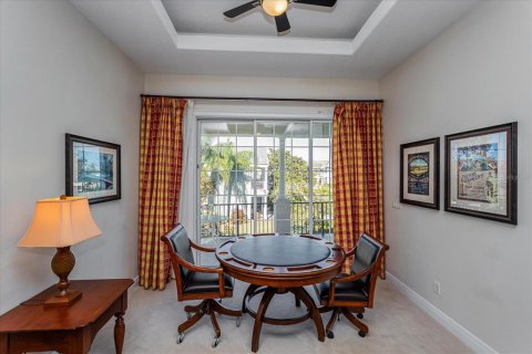 House in Four Corners, Florida 4 bedrooms, 271.09 sq.m. № 1553788 - photo 15
