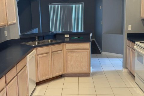 House in Davenport, Florida 3 bedrooms, 166.85 sq.m. № 2224290 - photo 4
