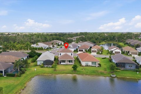 House in Bradenton, Florida 4 bedrooms, 226.12 sq.m. № 2197100 - photo 4