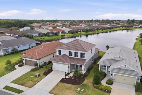 House in Bradenton, Florida 4 bedrooms, 226.12 sq.m. № 2197100 - photo 3