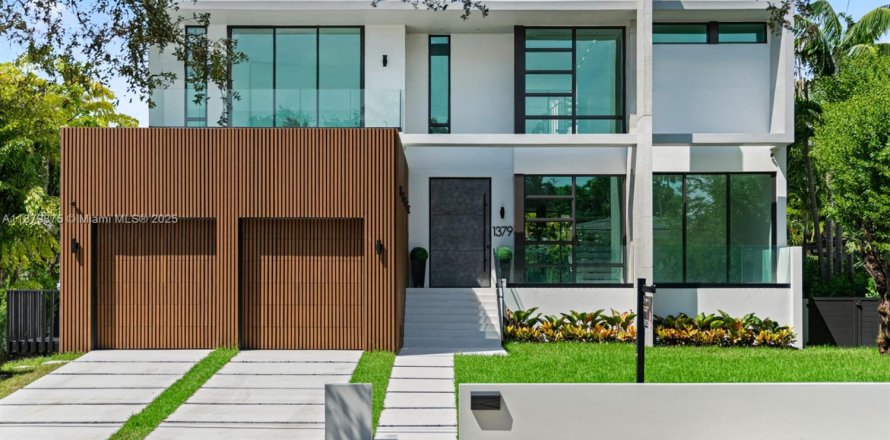 Villa ou maison à Miami Shores, Floride 4 chambres № 1931367