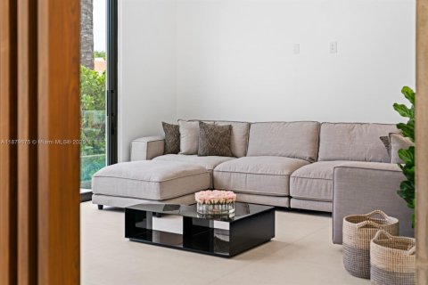 Villa ou maison à vendre à Miami Shores, Floride: 4 chambres № 1931367 - photo 16