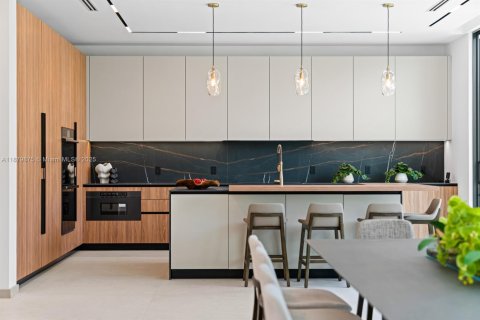 Villa ou maison à vendre à Miami Shores, Floride: 4 chambres № 1931367 - photo 11