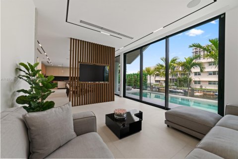 Villa ou maison à vendre à Miami Shores, Floride: 4 chambres № 1931367 - photo 17