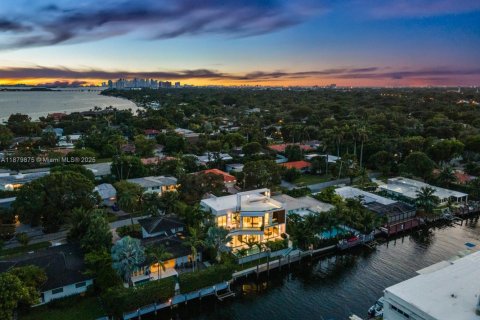 Villa ou maison à vendre à Miami Shores, Floride: 4 chambres № 1931367 - photo 8