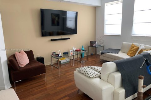 Снять в аренду кондоминиум в Дорал, Флорида 2 спальни, 104.33м2, № 1952684 - фото 2