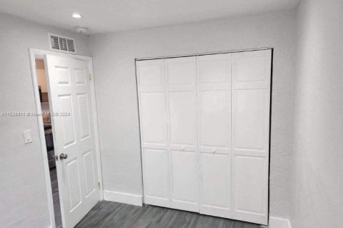 Commercial property in Florida City, Florida № 1984740 - photo 5