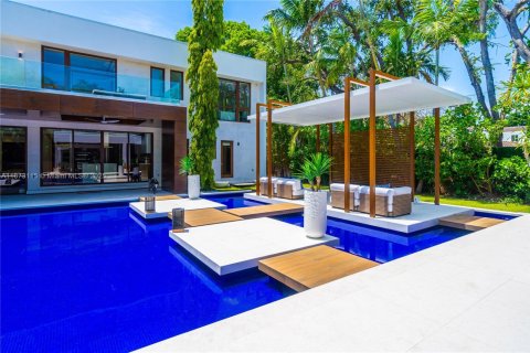 Villa ou maison à louer à Miami Beach, Floride: 5 chambres, 475.57 m2 № 1897978 - photo 28