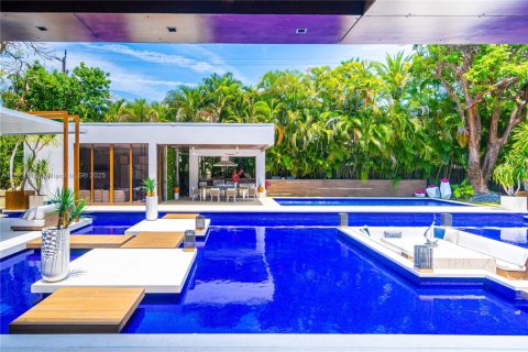Villa ou maison à louer à Miami Beach, Floride: 5 chambres, 475.57 m2 № 1897978 - photo 23