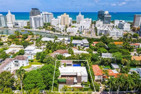 Villa ou maison à louer à Miami Beach, Floride: 5 chambres, 475.57 m2 № 1897978 - photo 3