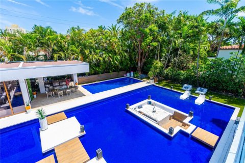 Villa ou maison à louer à Miami Beach, Floride: 5 chambres, 475.57 m2 № 1897978 - photo 16