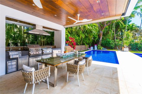 Casa en alquiler en Miami Beach, Florida, 5 dormitorios, 475.57 m2 № 1897978 - foto 30