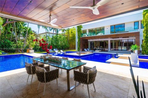 Villa ou maison à louer à Miami Beach, Floride: 5 chambres, 475.57 m2 № 1897978 - photo 29
