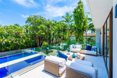 Villa ou maison à louer à Miami Beach, Floride: 5 chambres, 475.57 m2 № 1897978 - photo 18