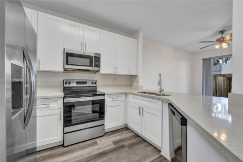 Touwnhouse à vendre à Homestead, Floride: 4 chambres, 174.93 m2 № 2263229 - photo 2