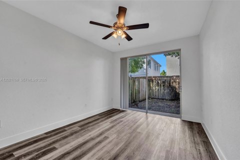 Touwnhouse à vendre à Homestead, Floride: 4 chambres, 174.93 m2 № 2263229 - photo 11