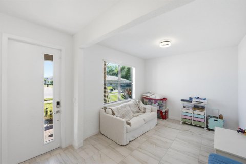 Casa en venta en Stuart, Florida, 5 dormitorios, 240.9 m2 № 2077861 - foto 8