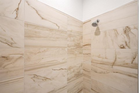 Casa en venta en Stuart, Florida, 5 dormitorios, 240.9 m2 № 2077861 - foto 18