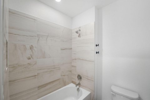 Casa en venta en Stuart, Florida, 5 dormitorios, 240.9 m2 № 2077861 - foto 27
