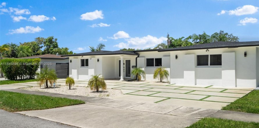 Villa ou maison à Aventura, Floride 5 chambres, 263.56 m2 № 1849119