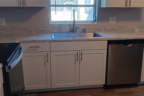 Casa en venta en Gainesville, Florida, 4 dormitorios, 153.47 m2 № 2100730 - foto 2
