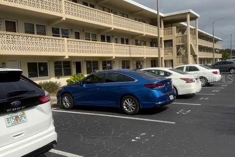 Condo in Saint Petersburg, Florida, 1 bedroom  № 2219553 - photo 2