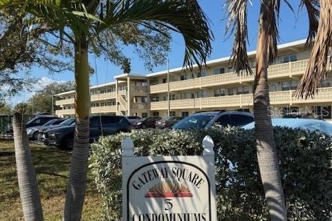 Condominio en Saint Petersburg, Florida, 1 dormitorio № 2219553