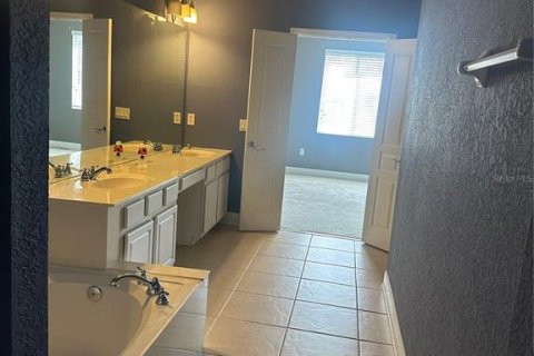 Condominio en venta en Davenport, Florida, 3 dormitorios, 191.29 m2 № 1648179 - foto 24