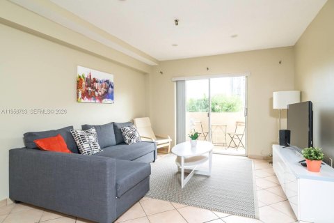 Condo in Sunny Isles Beach, Florida, 1 bedroom  № 2017776 - photo 2
