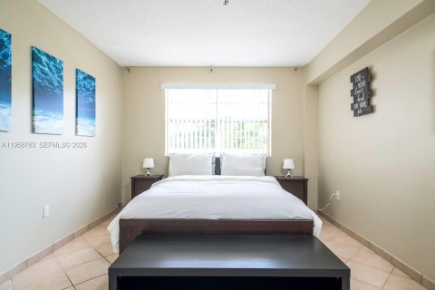 Condo in Sunny Isles Beach, Florida, 1 bedroom  № 2017776 - photo 13