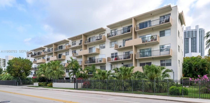 Condo in Sunny Isles Beach, Florida, 1 bedroom  № 2017776