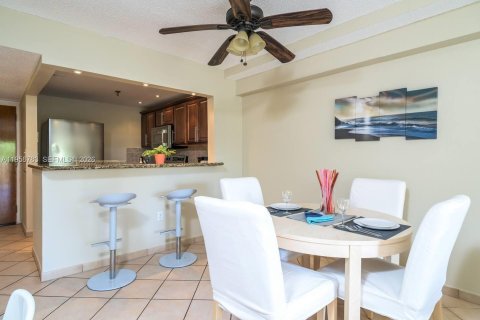 Condo in Sunny Isles Beach, Florida, 1 bedroom  № 2017776 - photo 7