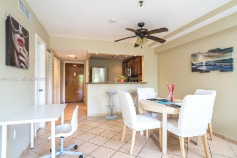 Condo in Sunny Isles Beach, Florida, 1 bedroom  № 2017776 - photo 8
