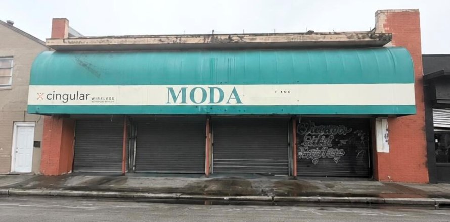 Commercial property in Belle Glade, Florida № 2246066