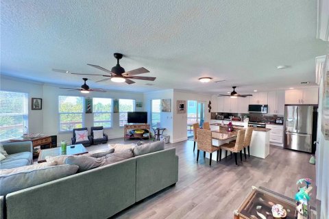 House in Placida, Florida 3 bedrooms, 155.15 sq.m. № 1618641 - photo 16