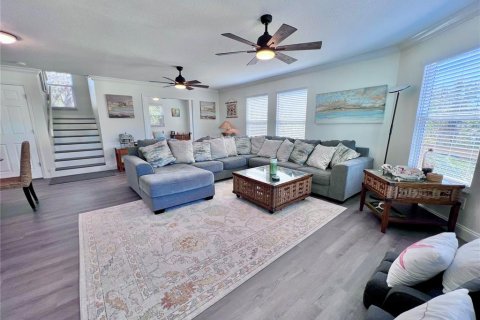 House in Placida, Florida 3 bedrooms, 155.15 sq.m. № 1618641 - photo 11