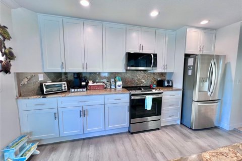 House in Placida, Florida 3 bedrooms, 155.15 sq.m. № 1618641 - photo 9