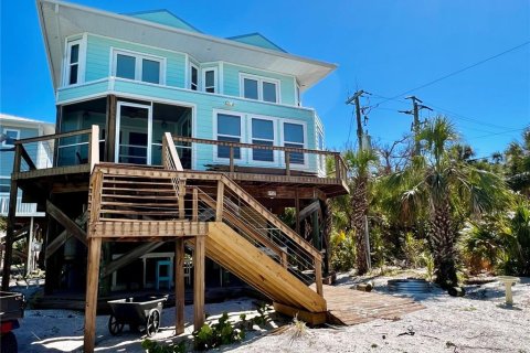 House in Placida, Florida 3 bedrooms, 155.15 sq.m. № 1618641 - photo 3