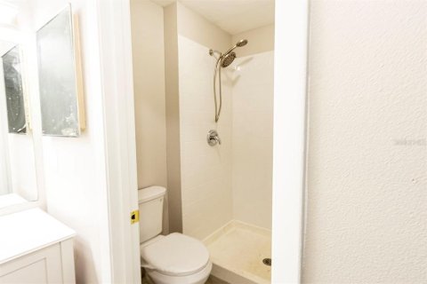 Condo in Zephyrhills, Florida, 2 bedrooms  № 2167495 - photo 16