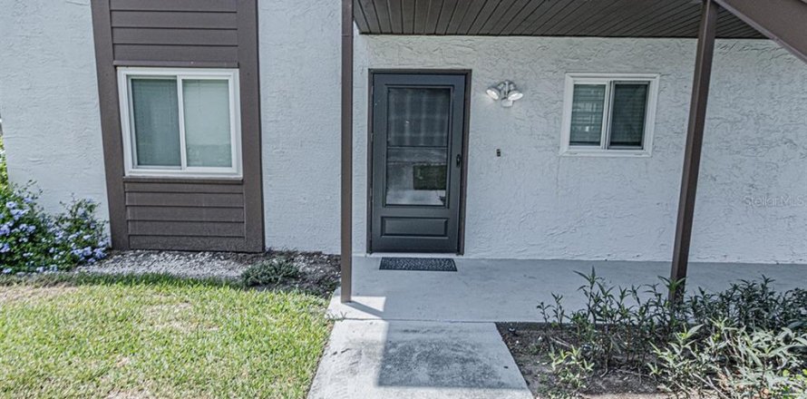 Condo in Zephyrhills, Florida, 2 bedrooms  № 2167495