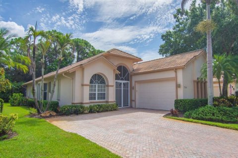 Villa ou maison à vendre à Port St. Lucie, Floride: 3 chambres, 208.19 m2 № 2368400 - photo 2