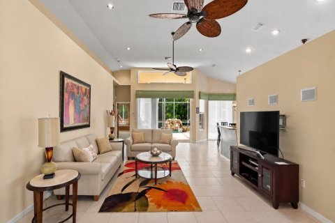 Villa ou maison à vendre à Port St. Lucie, Floride: 3 chambres, 208.19 m2 № 2368400 - photo 8